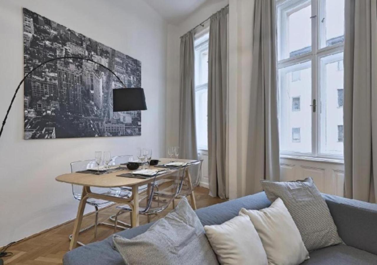 Luxurious, 2 Min To Casino And Roemertherme Apartment Baden Exterior photo