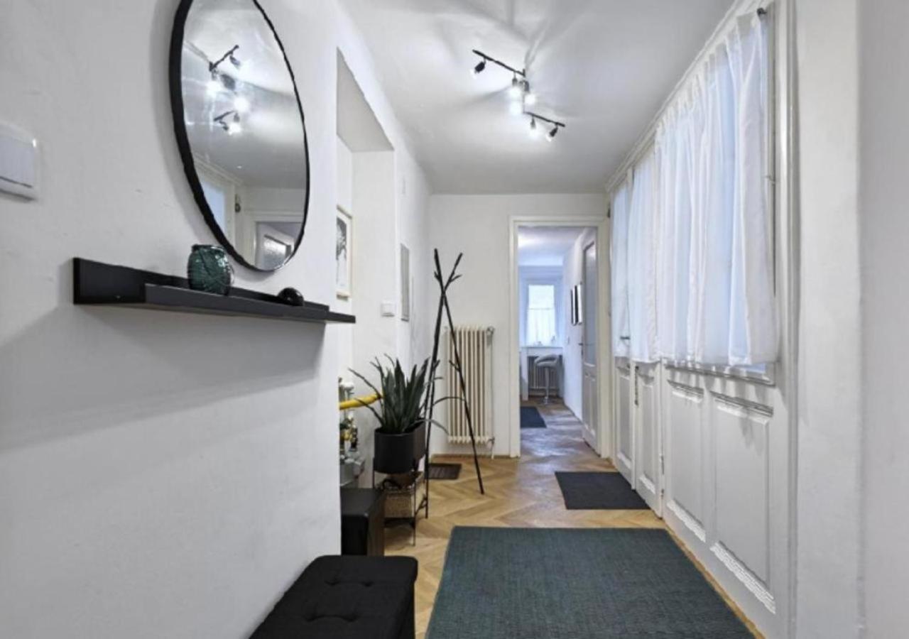 Luxurious, 2 Min To Casino And Roemertherme Apartment Baden Exterior photo