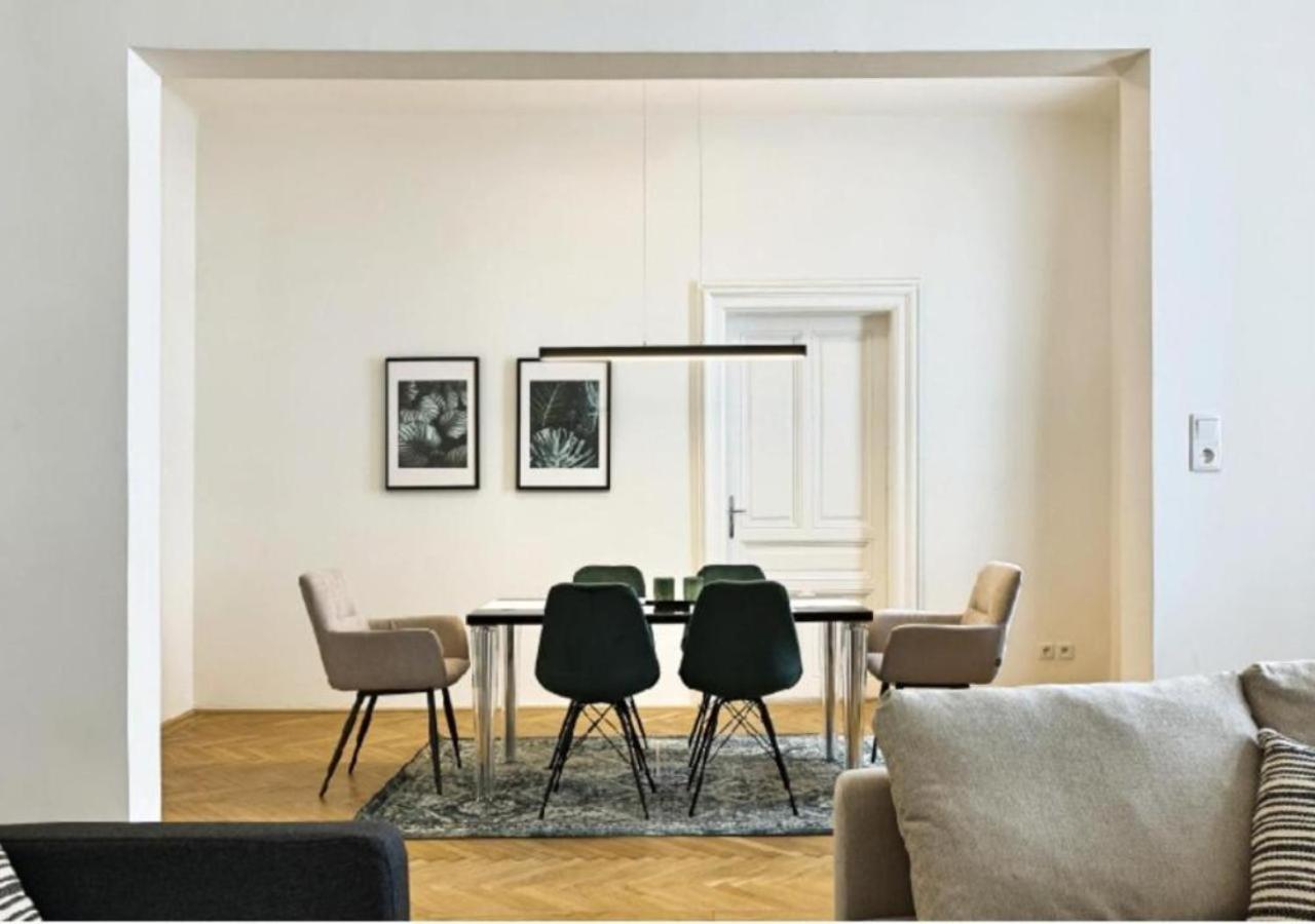 Luxurious, 2 Min To Casino And Roemertherme Apartment Baden Exterior photo